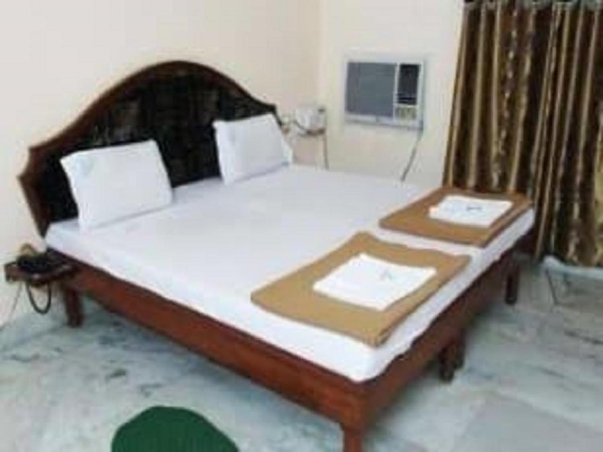 Hotel Geethanjali Residency Bhadrácsalam Kültér fotó
