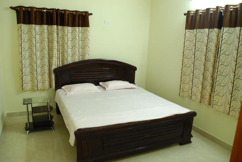 Hotel Geethanjali Residency Bhadrácsalam Kültér fotó